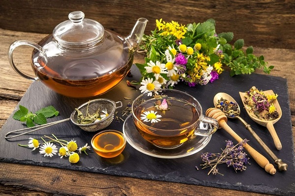 thoi diem uong tra thao moc thời điểm uống trà hợp lí